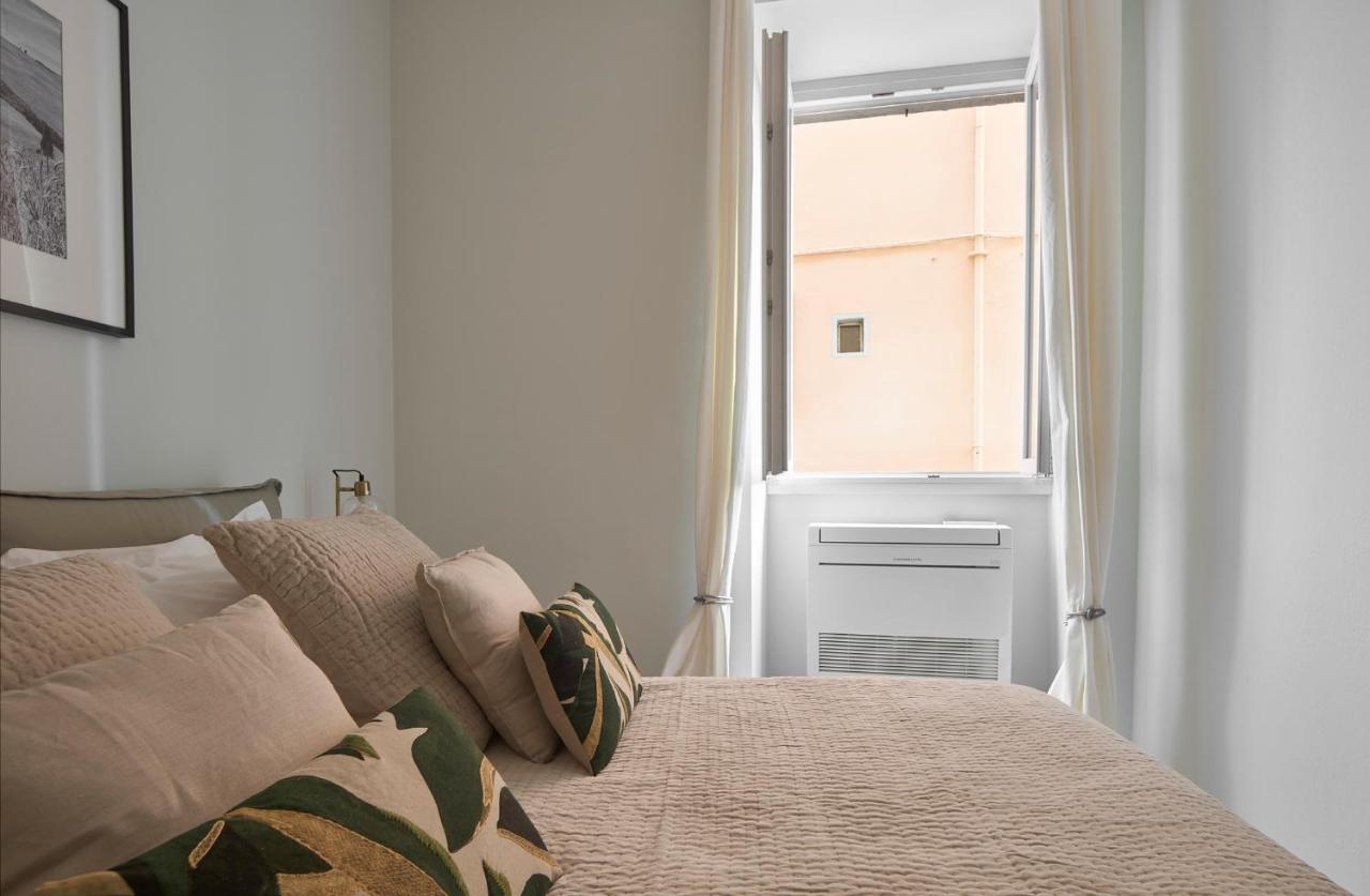 3 Master Bedrooms With Balcony On The River With Views Floransa Dış mekan fotoğraf