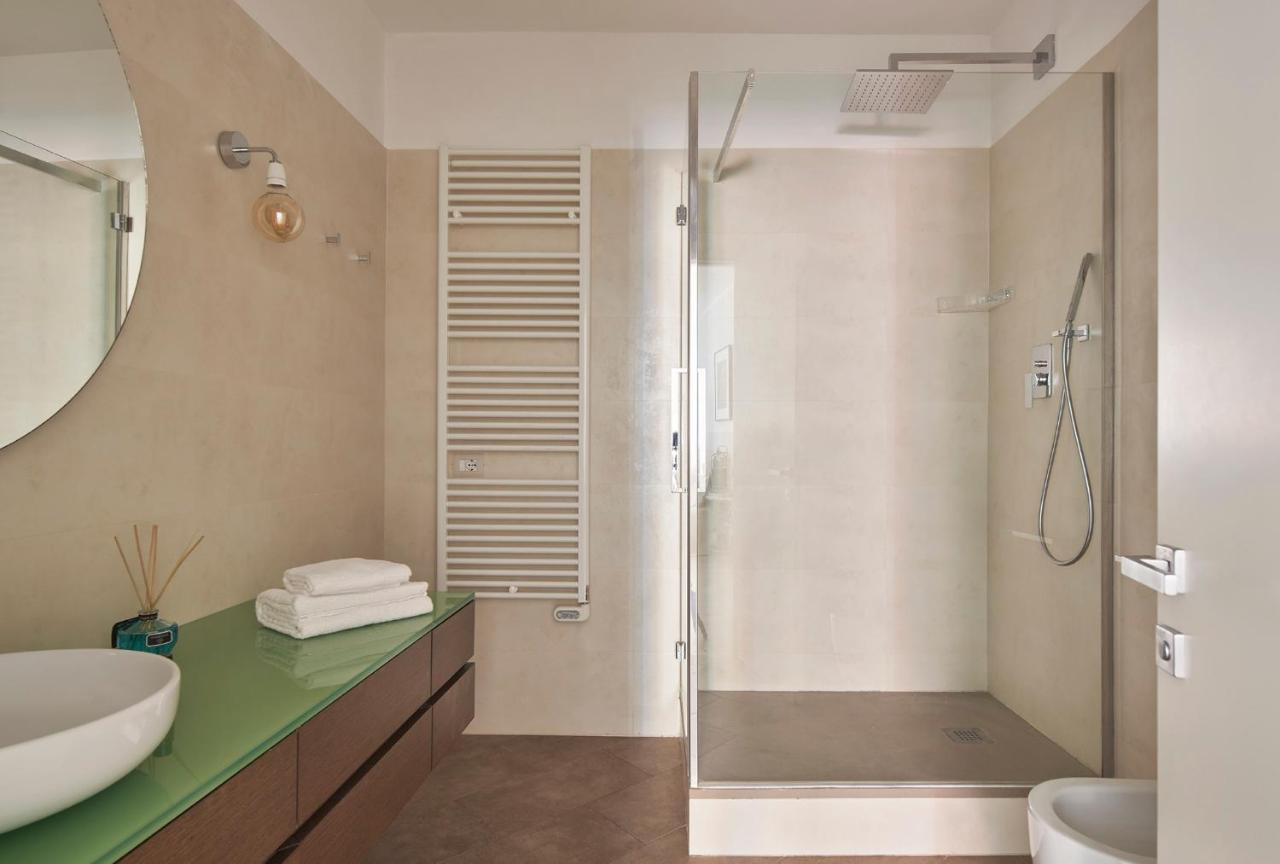3 Master Bedrooms With Balcony On The River With Views Floransa Dış mekan fotoğraf