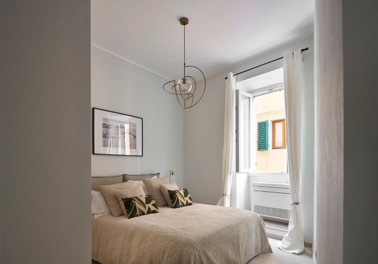 3 Master Bedrooms With Balcony On The River With Views Floransa Dış mekan fotoğraf