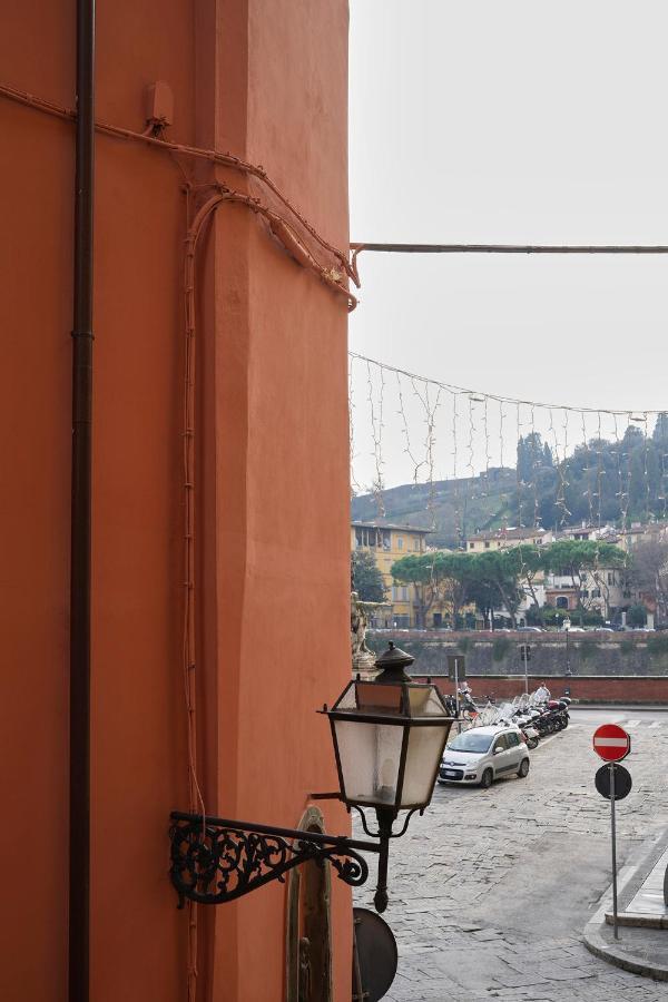 3 Master Bedrooms With Balcony On The River With Views Floransa Dış mekan fotoğraf